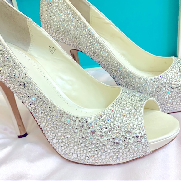 🎉HP 12/7🎉 Swarovski Crystal 4” 💎 pumps- AUTHENTIC SWAROVSKI - Picture 2 of 16